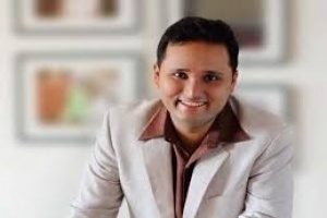 Author Amish Tripathi set to be director of Nehru Centre in London