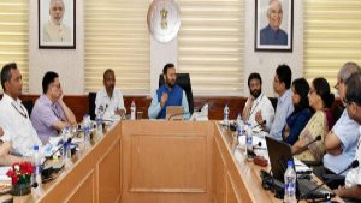 Ministry for Information and Broadcasting instituted Antarashtriya Yoga Diwas Media Samman (AYDMS)