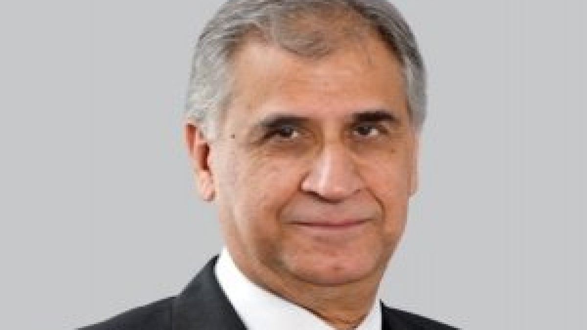 RBI approved the appointment of Rakesh Makhija as chairman of Axis Bank