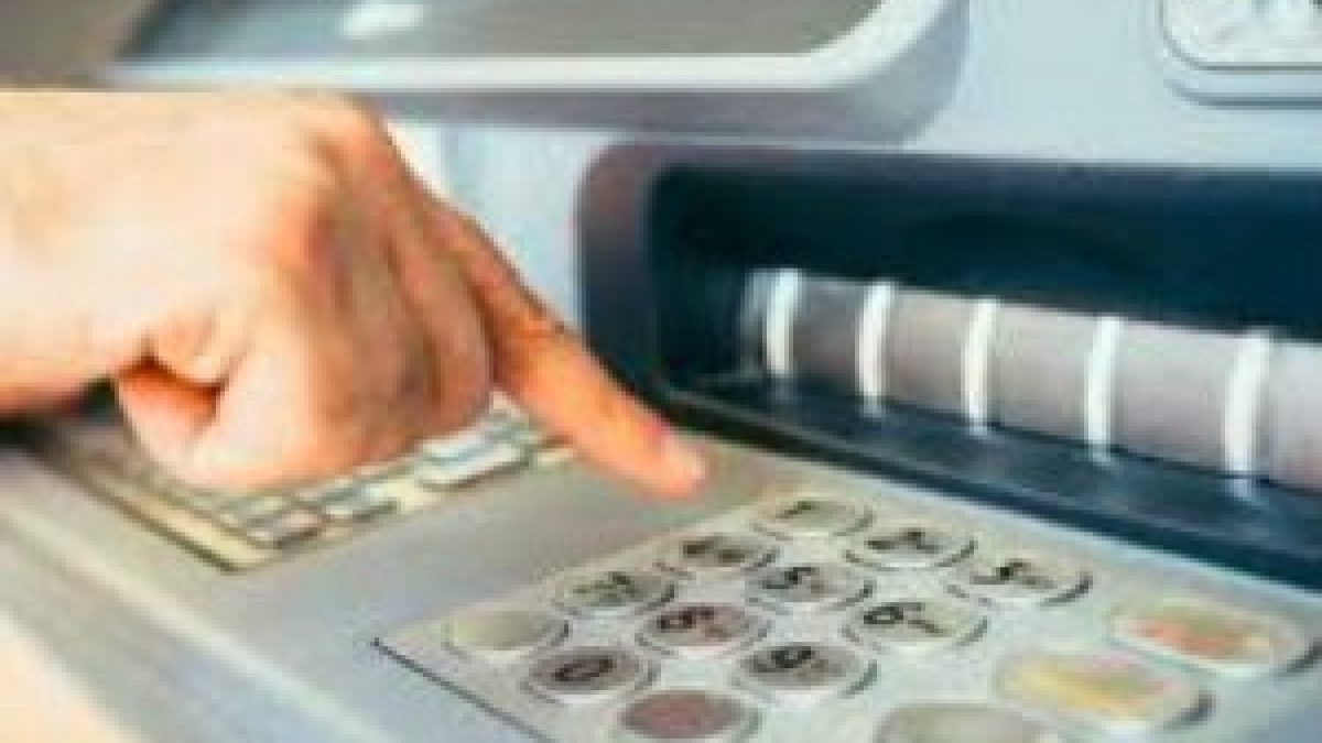 RBI sets up 6 member panel to examine the ATM charges and fees