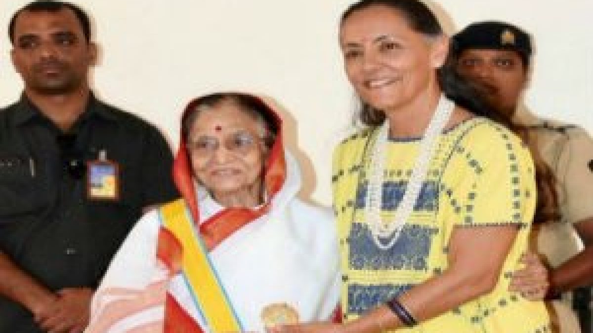 Former Indian President of India Pratibha Patil conferred the Orden Mexicana del Aguila Azteca award