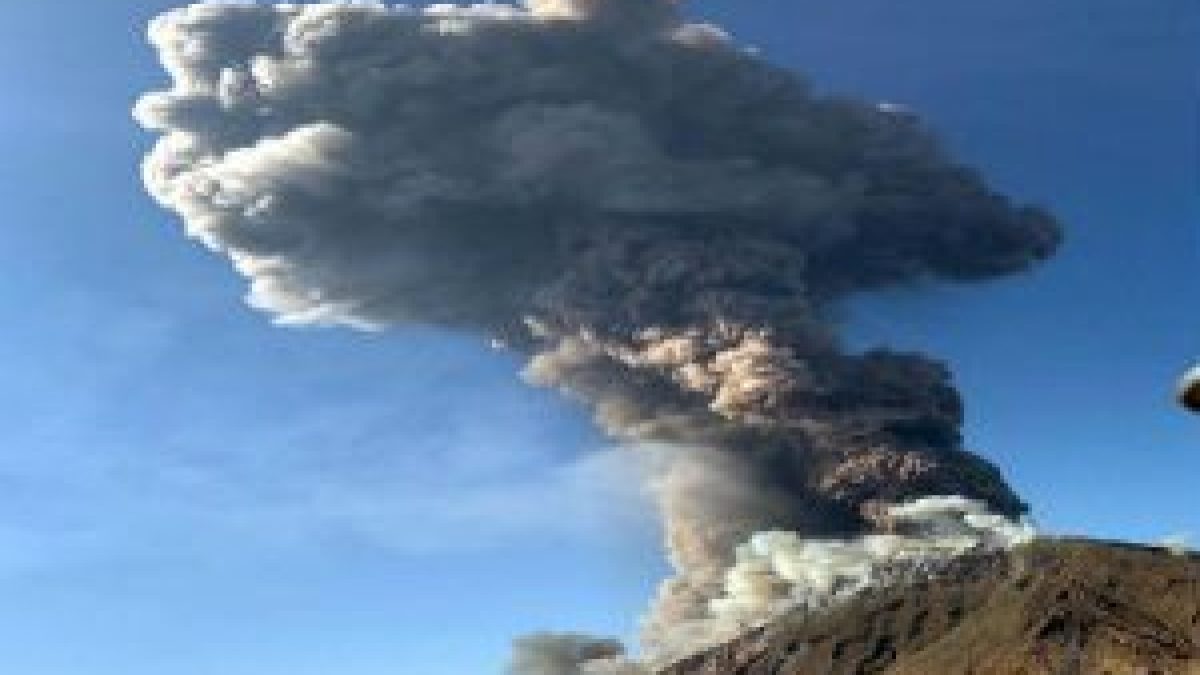 Stromboli: One dead as volcano erupts on Italian island