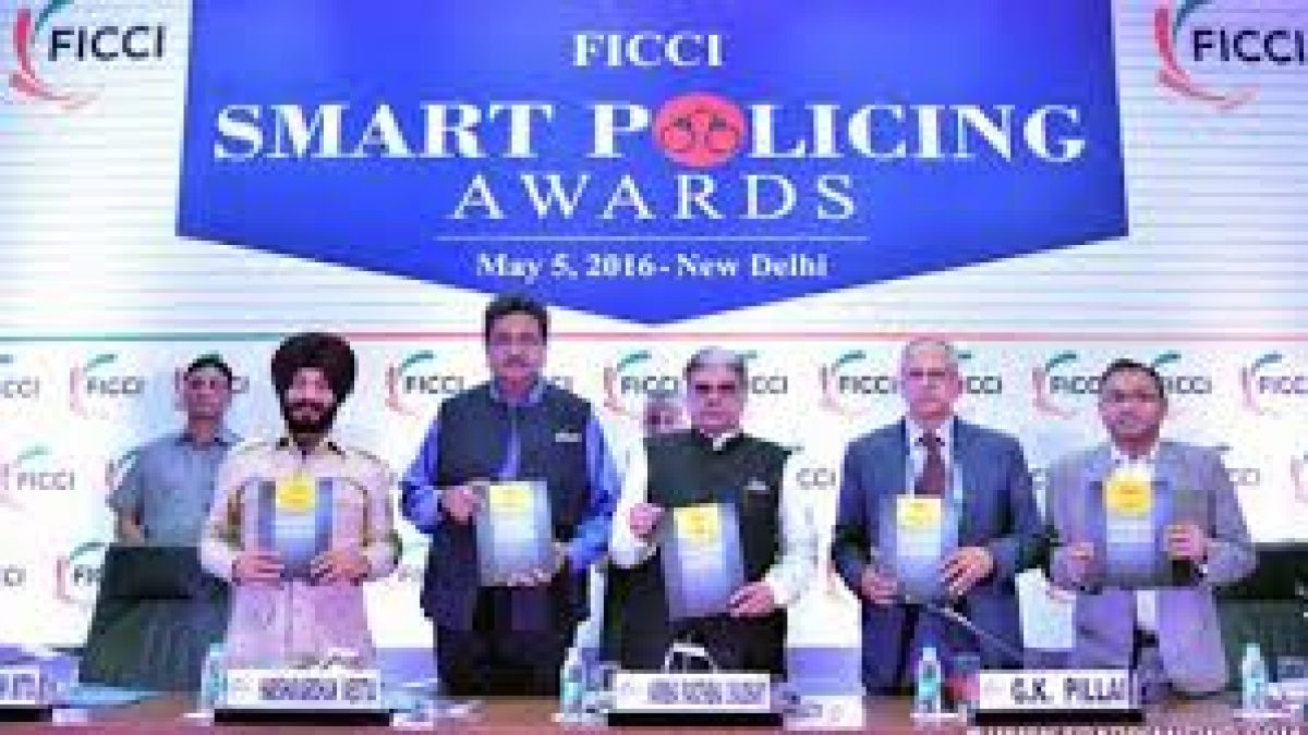 Jitendra Singh presents Smart Policing Awards at the Homeland Security 2019 conference