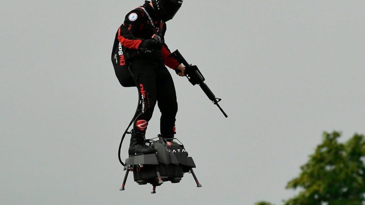 Franky Zapata crosses Channel on hover board