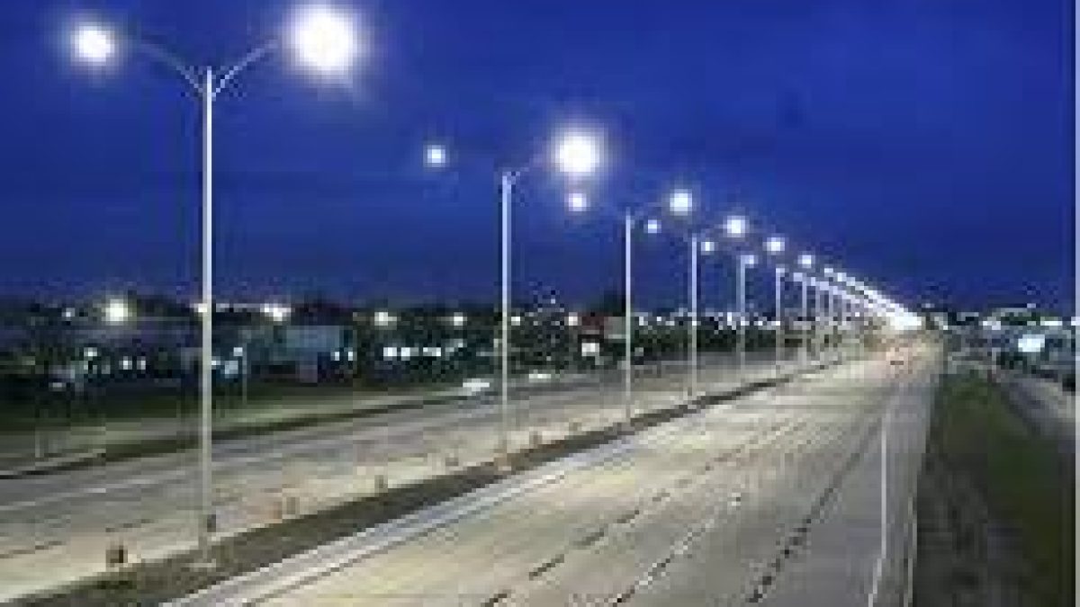 1.34 crore street lights to be replaced with LED by March 2020