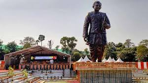 Narendra Modi unveils the Deendayal Upadhyaya statue