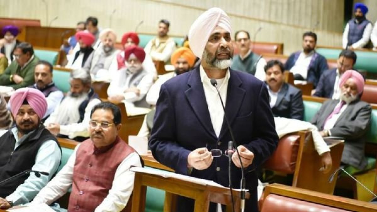Punjab reduces govt employees retirement age to 58 years