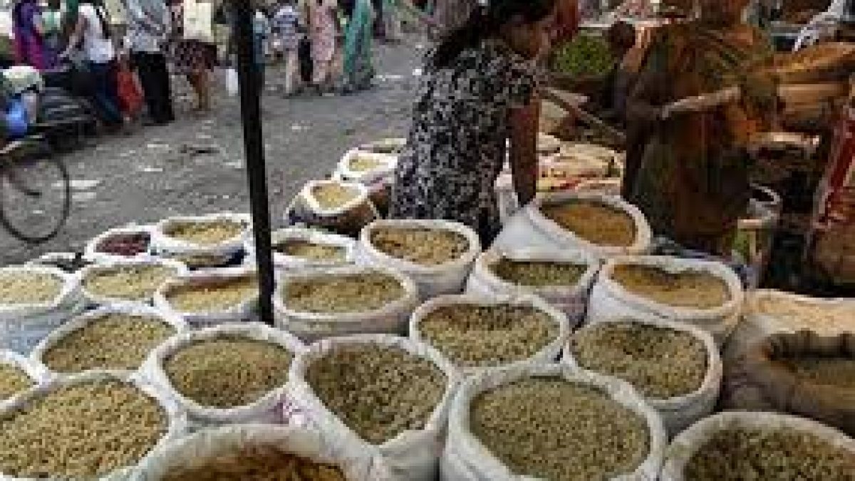 Free food grains to poor for one month by UP Government