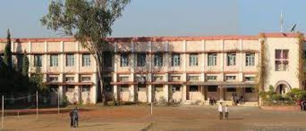 Indira Mahavidyalaya, Kalamb