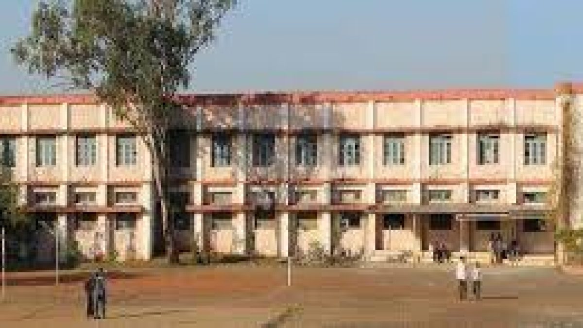 Indira Mahavidyalaya, Kalamb