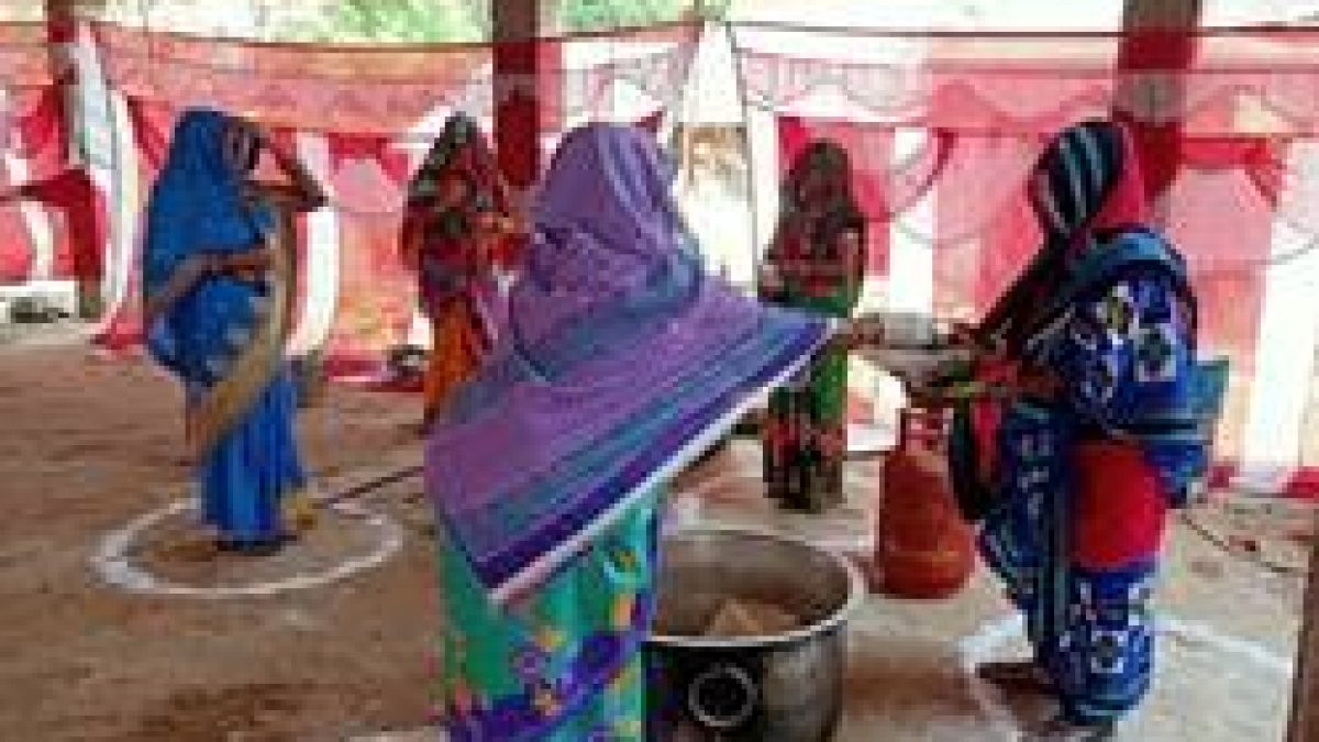 SHG Women provide food to the most poor and vulnerable in Rural Areas