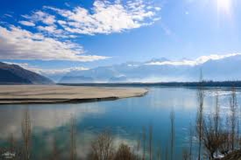 Gravel geometry of the Indus River unravel its paleoclimatic history