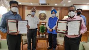 SIDBI sign MoU for special micro-credit facility for street vendors