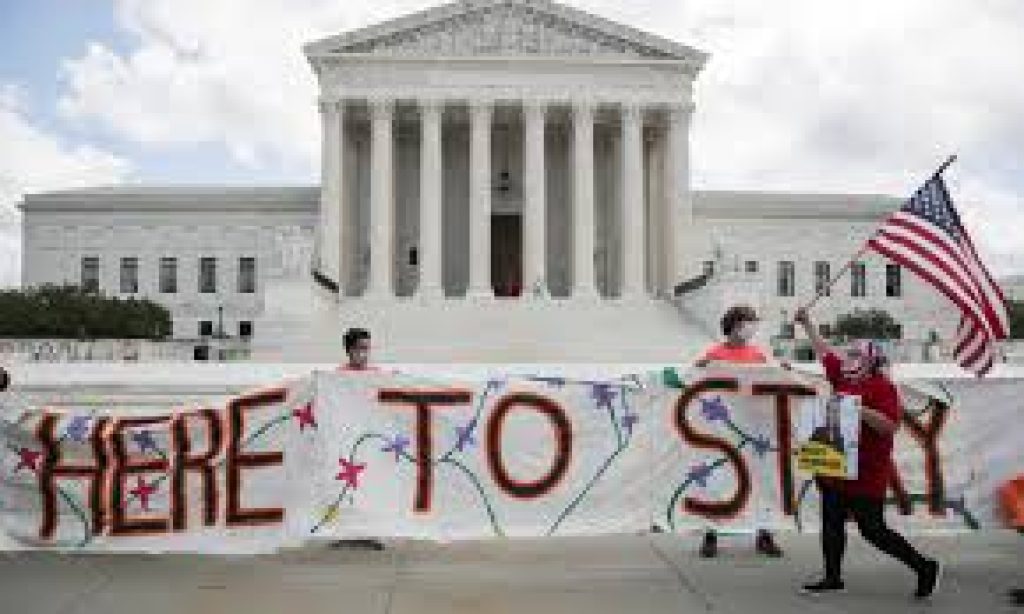 US Supreme Court Blocks Trump Bid to End 'Dreamers' Immigrant Program