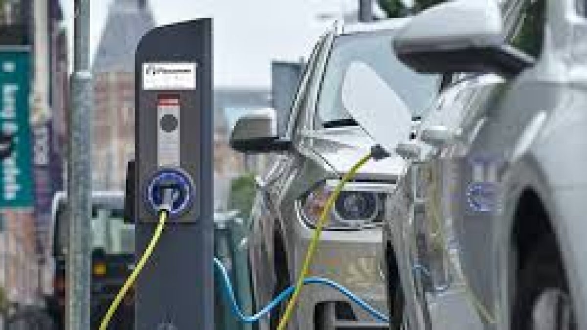 EESL signs agreement with NOIDA authority to install EV charging units