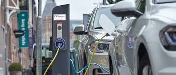 EESL signs agreement with NOIDA authority to install EV charging units