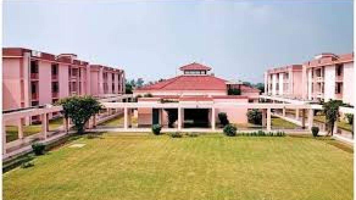 IIT Kanpur has developed a classroom-to-home teaching setup