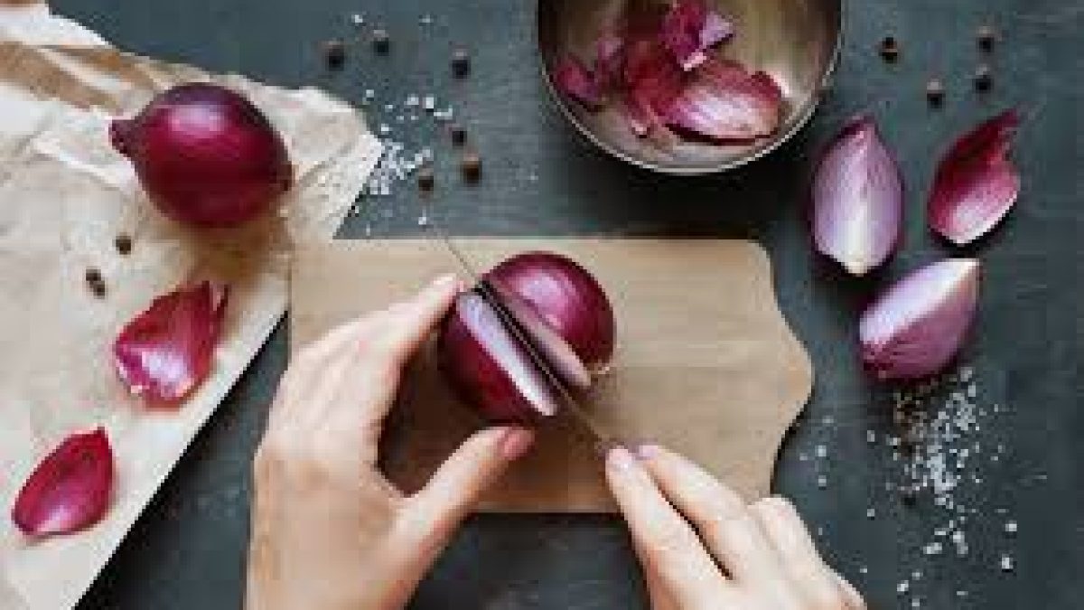 Onions become a cause of concern in the United States and Canada