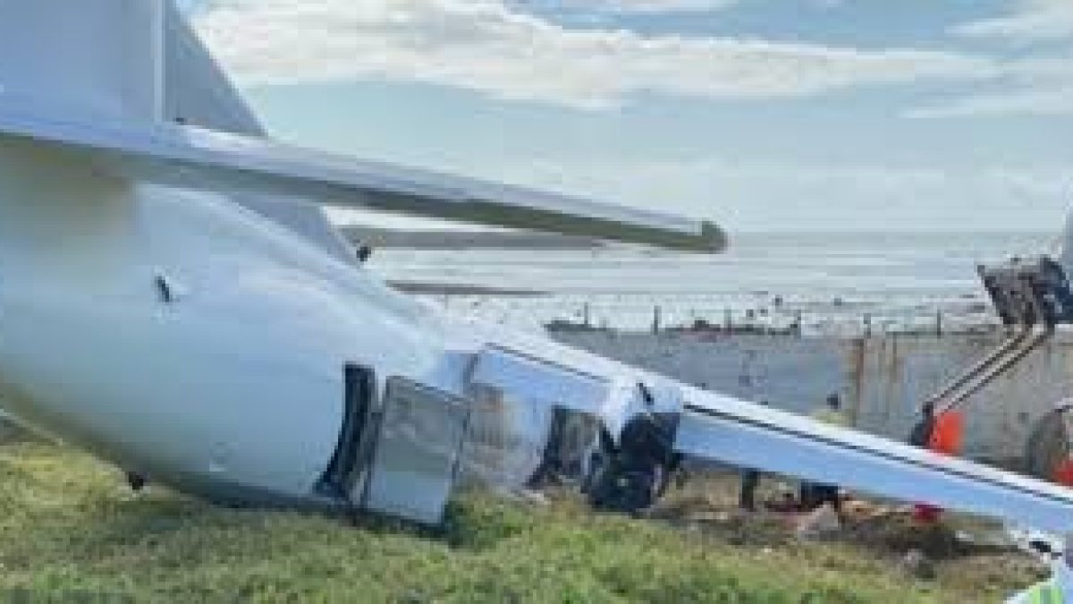 Cargo plane crashed at Aden Adde International Airport