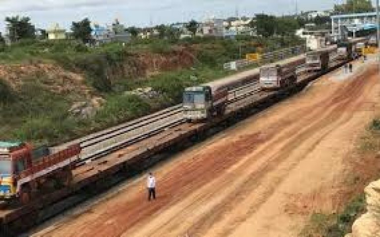 Karnataka CM flagged off Bengaluru to Solapur RORO train
