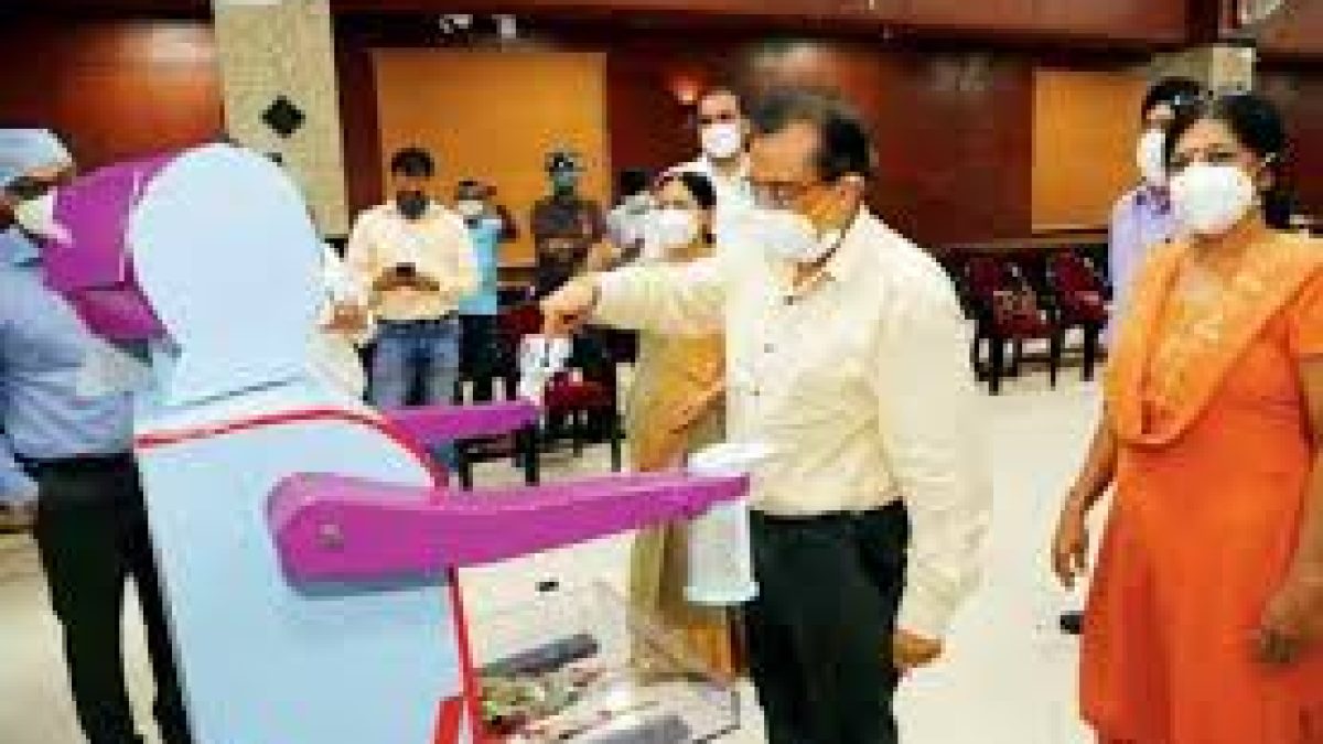 Robot Rakshak can remotely communicate between doctor and patient