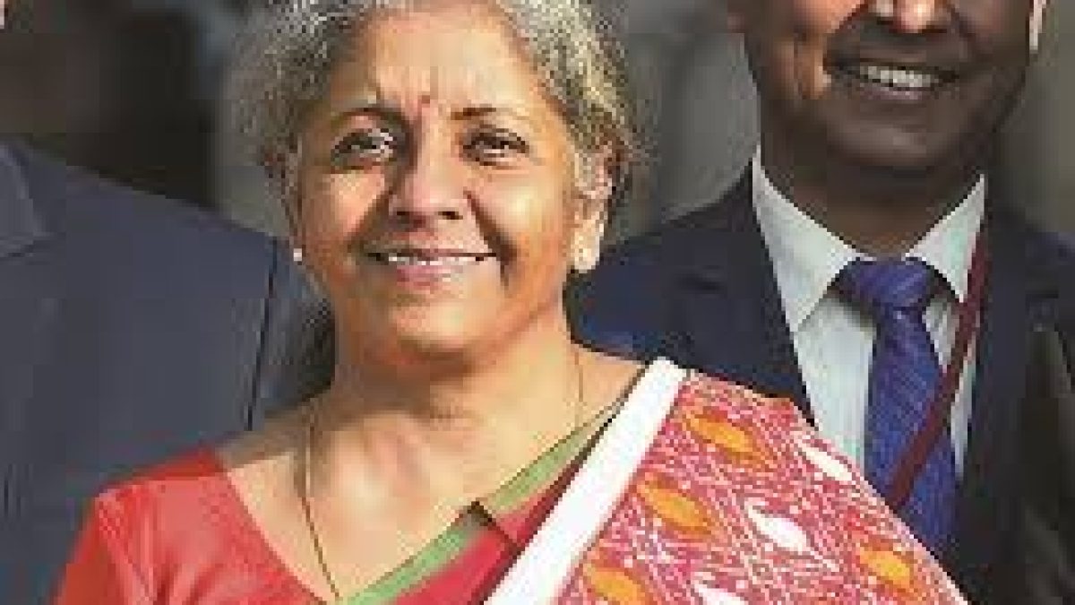 Centre lifts embargo on private banks