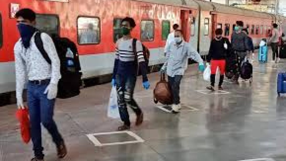 Railway Minister flags off Purnagiri Jan Shatabdi connecting Tanakpur to Delhi