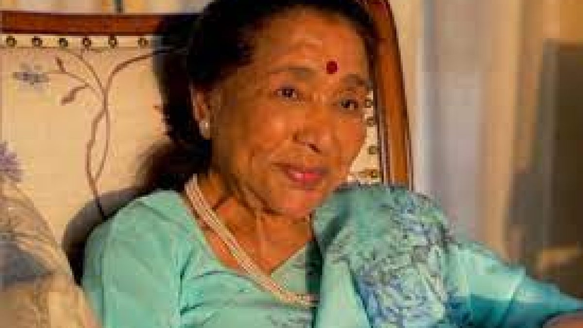 Asha Bhosle conferred with Maharashtra Bhushan Award