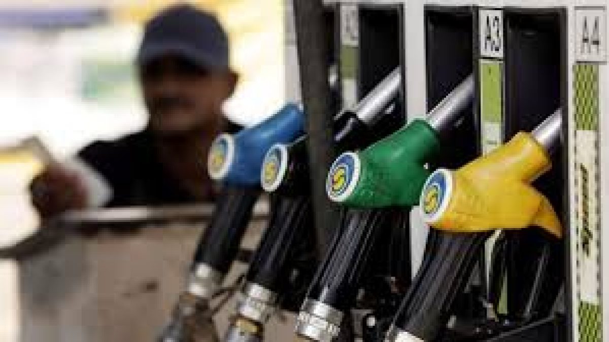 Chief Economic Advisor Backs Proposal to Bring Petrol under GST