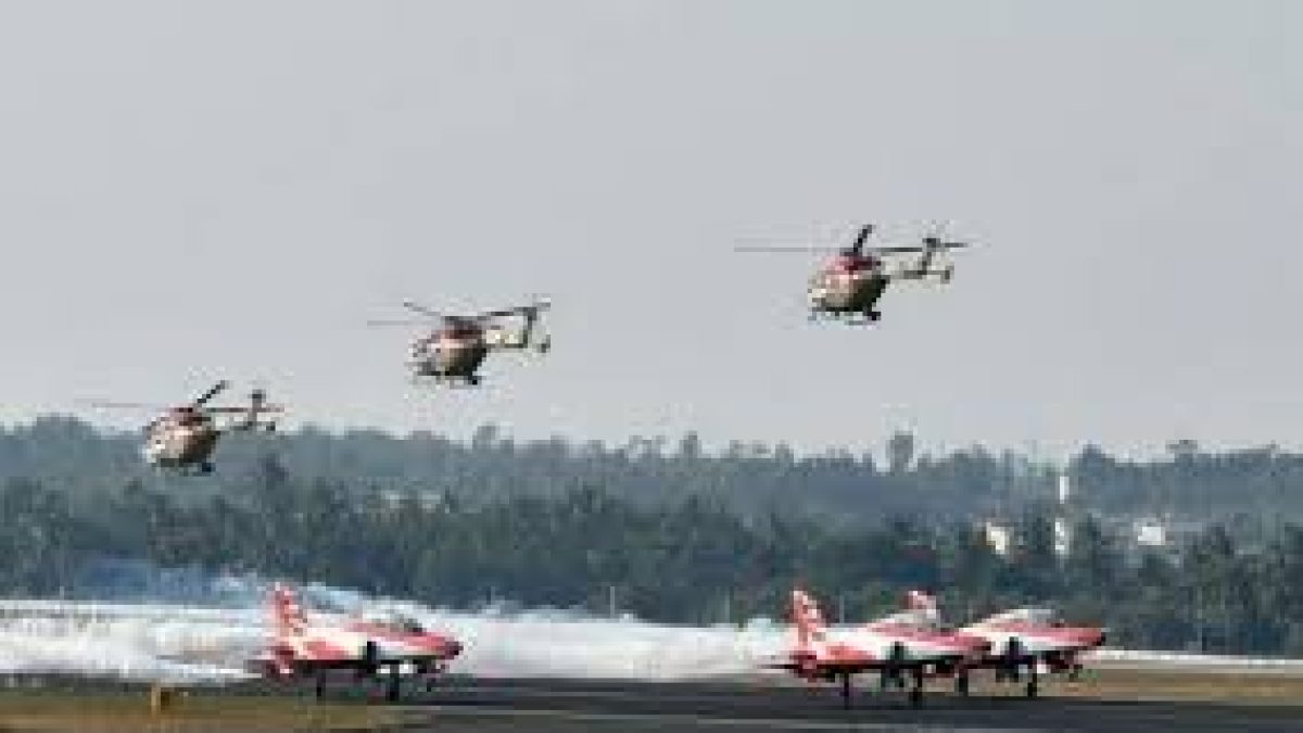 IAF's Suryakiran, Sarang teams to perform at Colombo air show