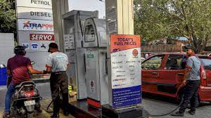 Crude oil falling prices impact fuel prices in India