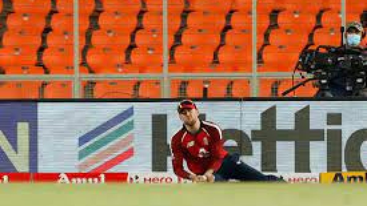 Soft signal protocol for outfield catches