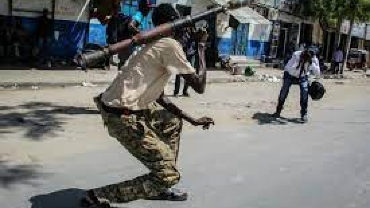 Somali opposition fighters cordon off parts of capital