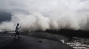 Heavy rain in Kerala as Cyclone Tauktae intensifies