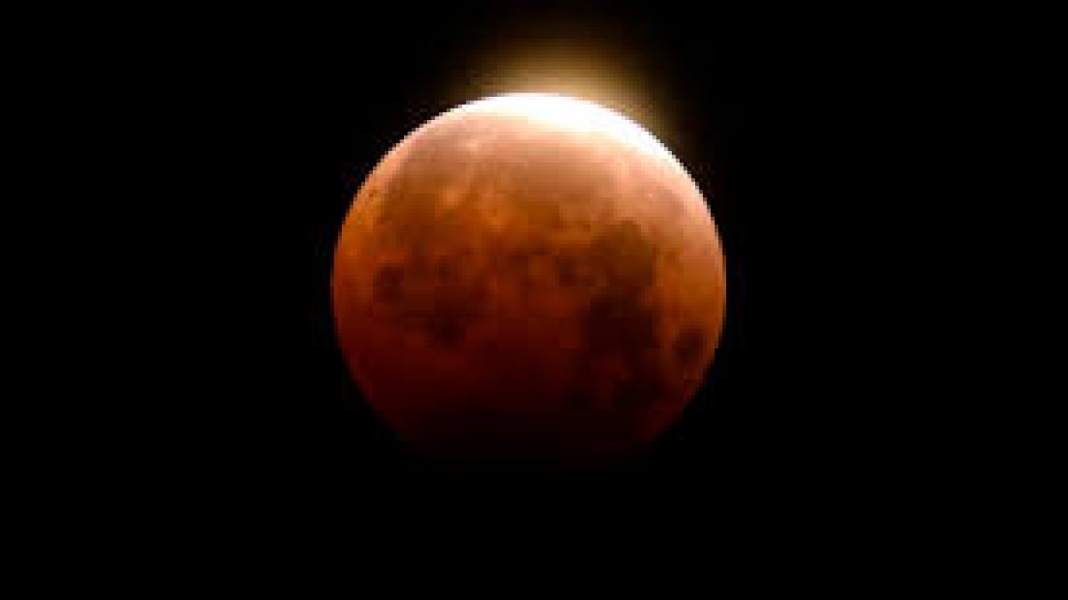 The total lunar eclipse and supermoon coinciding on 26th May