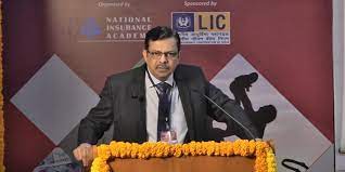 Government increased the retirement age of LIC Chairman to 62 years