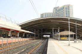 India's first 5-star hotel built over railway track has been built in Gandhi Nagar