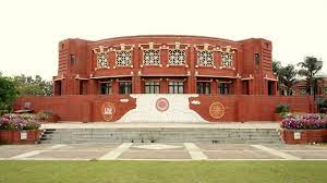 Indian Institute of Management – Lucknow: Courses, Eligibility, Fees