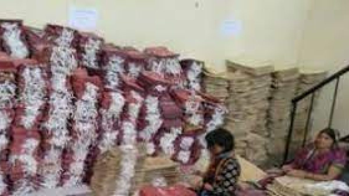 KVIC's unique plastic mixed handmade paper gets patent