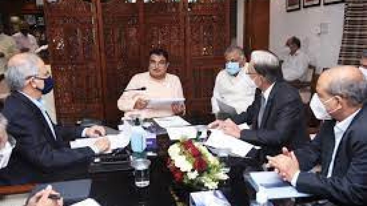 Nitin Gadkari called for quick roll-out of flex-fuel vehicles