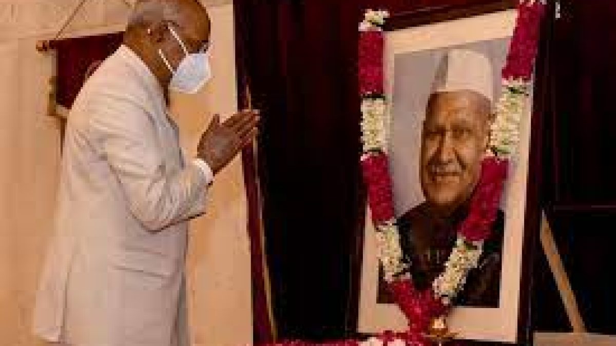 President paid Homage to Dr Shanker Dayal Sharma on his Birth Anniversary