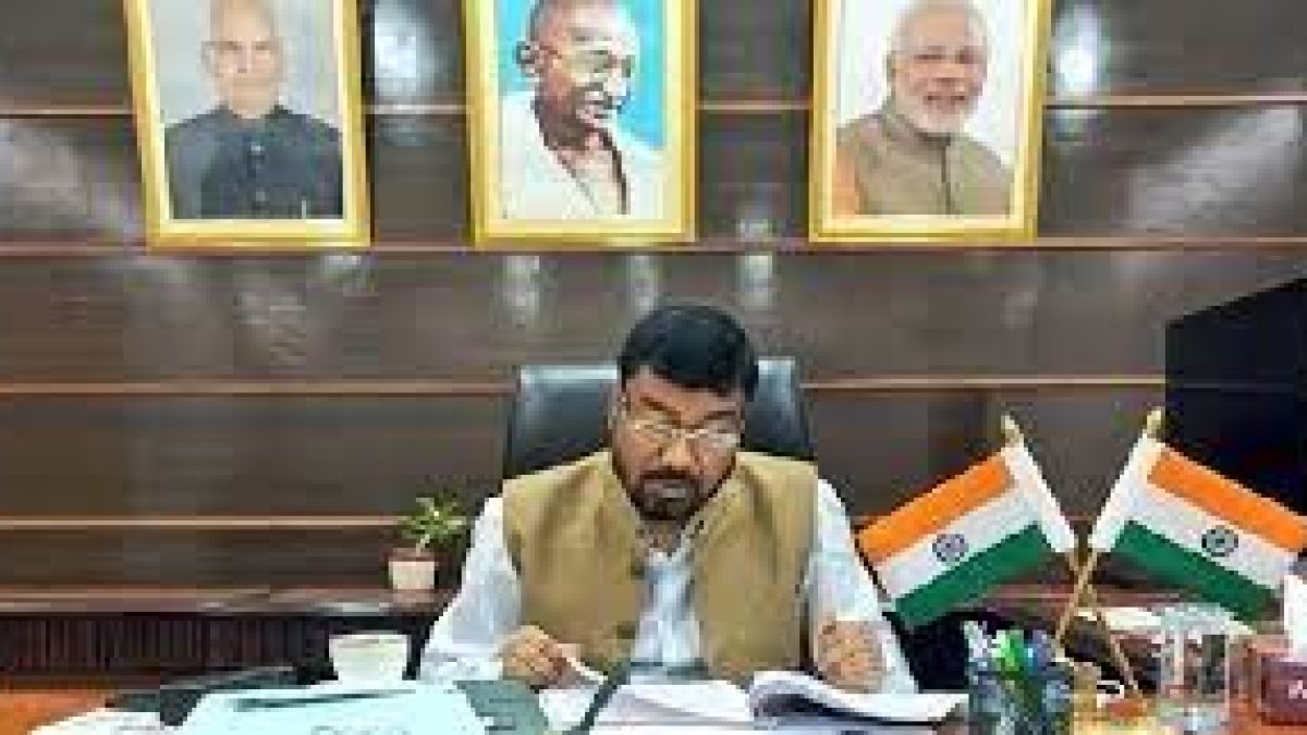 Rameswar Teli launched 3rd ONGC handicraft project