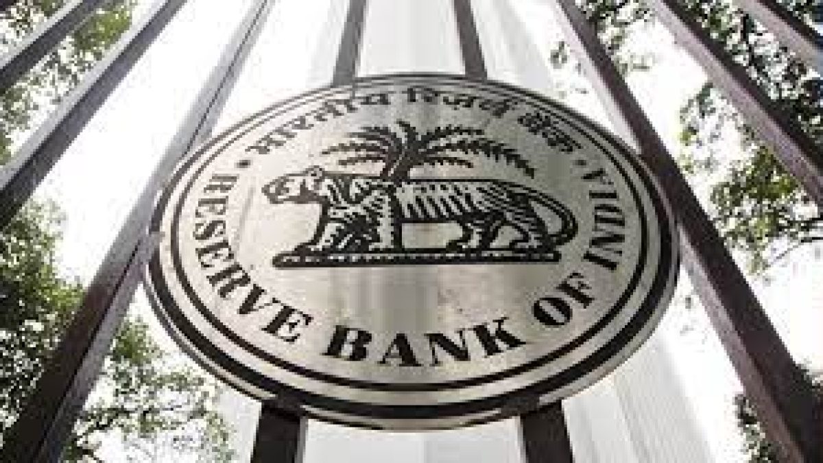 RBI imposes Rs 25 lakh fine on Axis Bank for flouting KYC norms