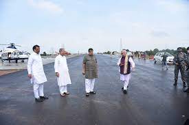 Nitin Gadkari Reviews Progress of India Longest Delhi-Mumbai Expressway