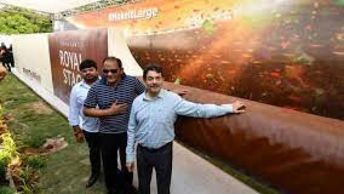 Mohd Azharuddin unveils world’s largest cricket bat in Hyderabad