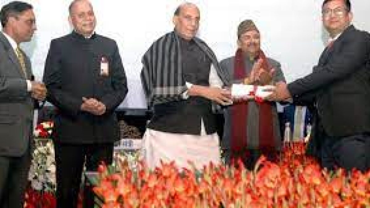 Rajnath Singh gives Raksha Mantri Awards for Excellence 2021