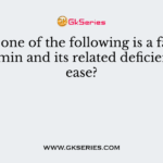 Which one of the following is a fat soluble vitamin and its related deficiency disease?