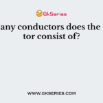 How many conductors does the capacitor consist of?