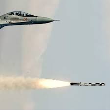 IAF successfully test-fires BrahMos missile from Su30-MkI fighter jet on Eastern seaboard 