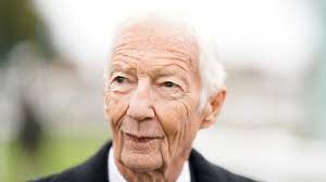 Legendary jockey Lester Piggott dies at 86